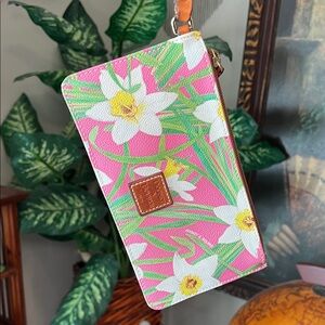 Vintage Dooney & Bourke Pink White Daffodil Floral Large Wristlet Wallet